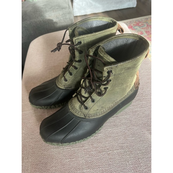 L.L. Bean Green Leather Duck Boots - Picture 5 of 7